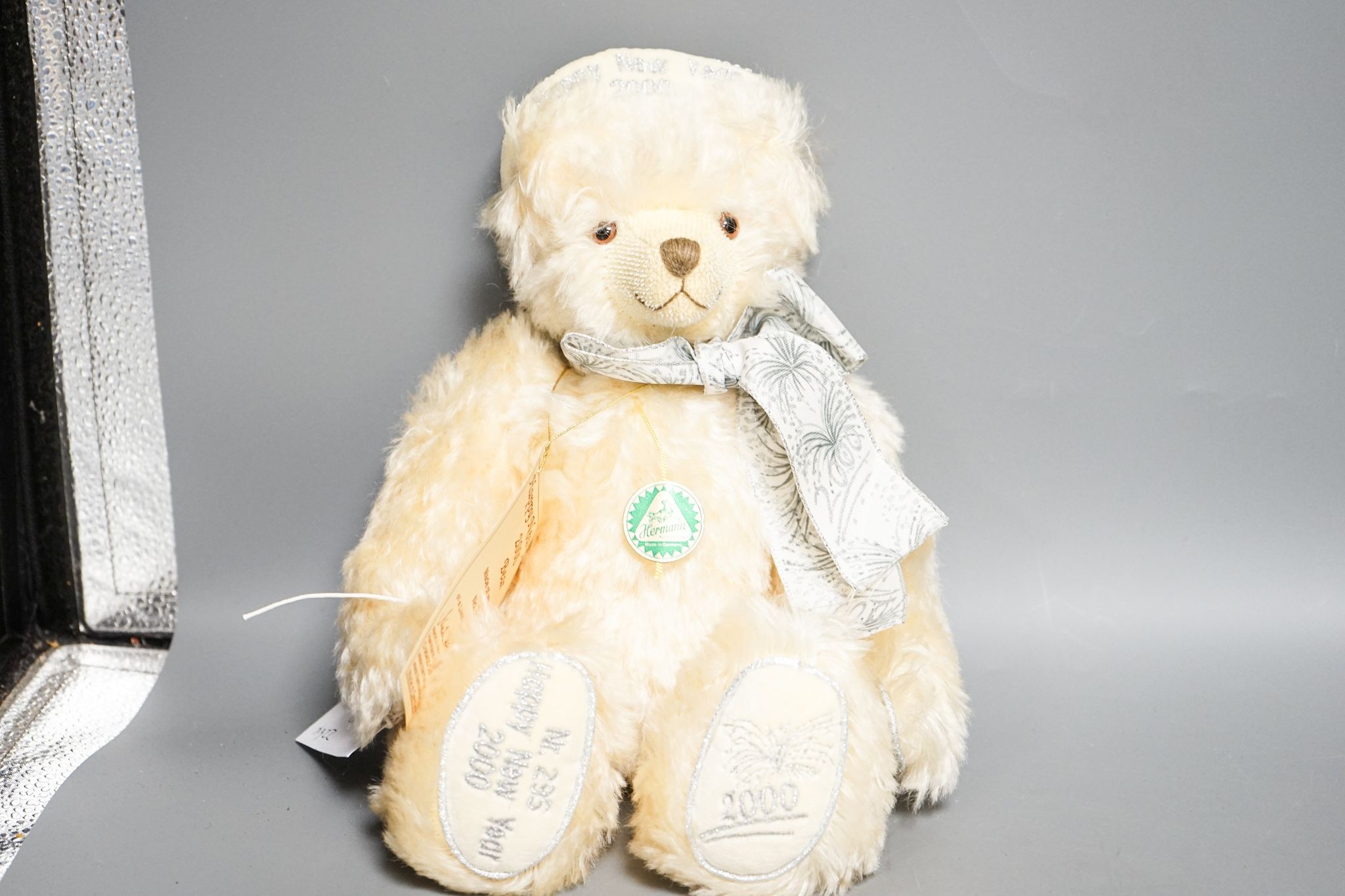 Three Herman Spielwaren Inc. Polar Bear with certificate